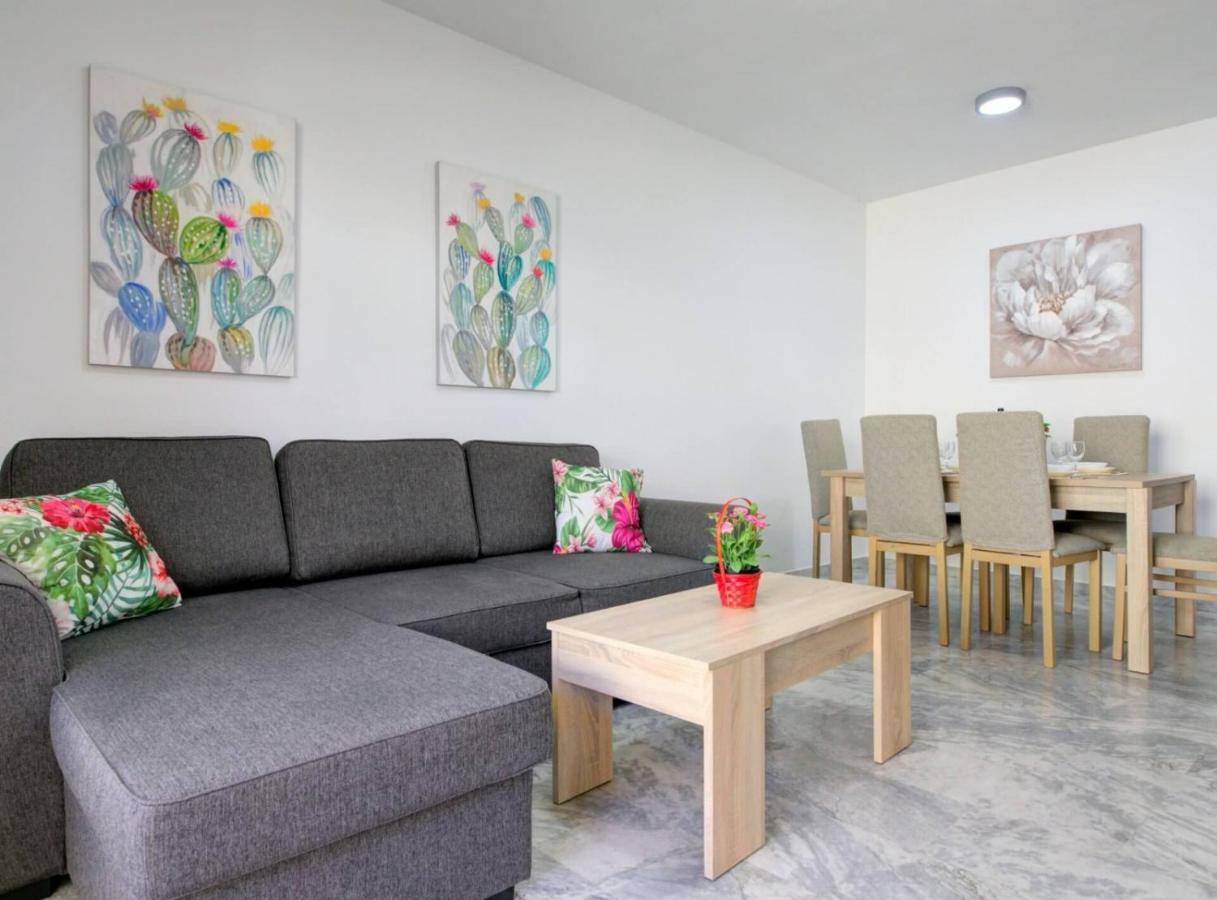 Apartamento Vinuela フエンヒロラ エクステリア 写真